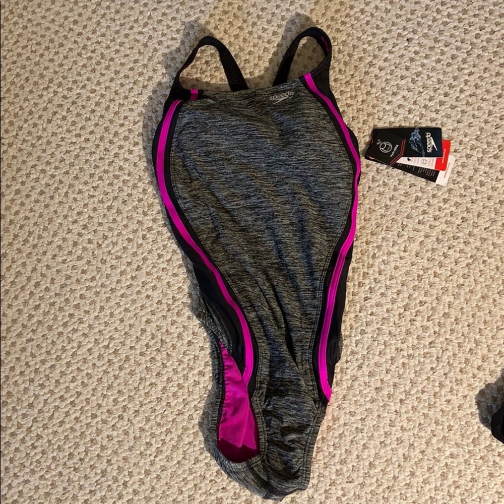 BRAND NEW Women’s one piece swim suit